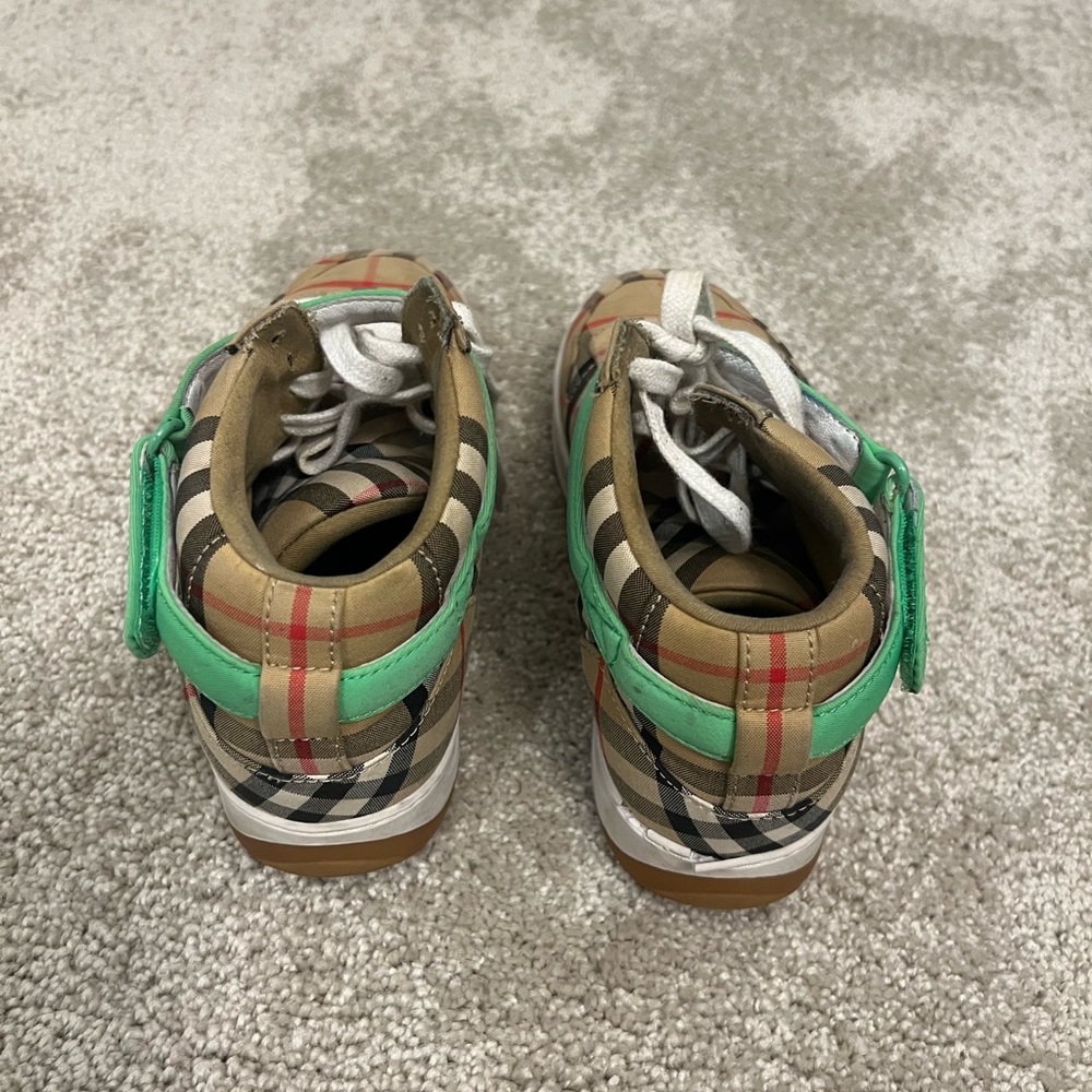 Boys Burberry shoes for boys size 35